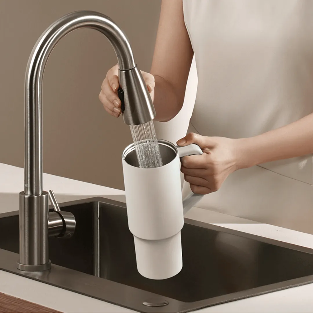 ماگ سفری نی دار شیائومی مدل Straw Mug ظرفیت 1 لیتر